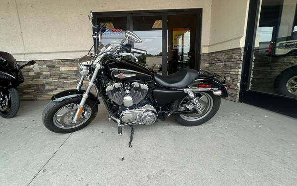 2016 Harley-Davidson® XL1200C - Sportster® 1200 Custom