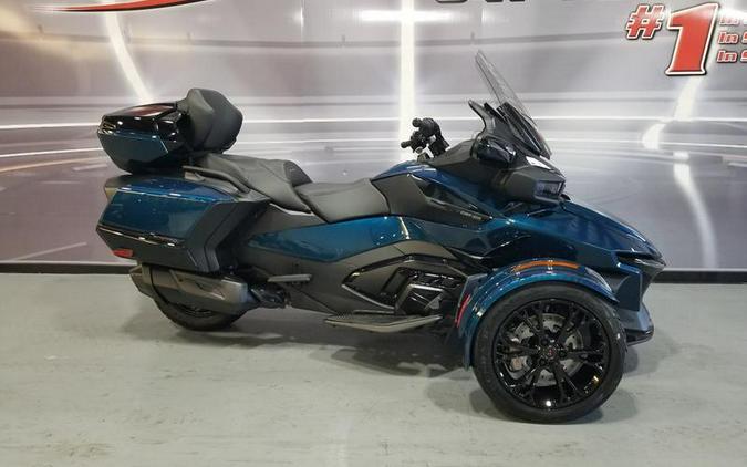 2024 Can-Am® Spyder RT Limited Dark Wheels