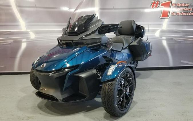 2024 Can-Am® Spyder RT Limited Dark Wheels