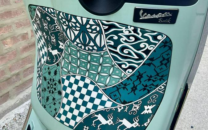 2025 Vespa Primavera 150 Batik