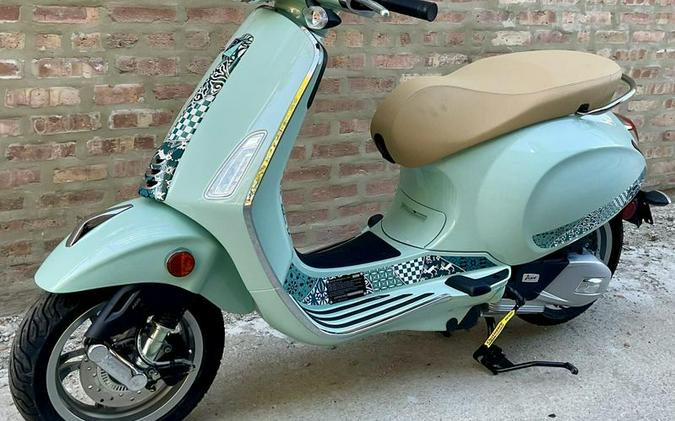 2025 Vespa Primavera 150 Batik