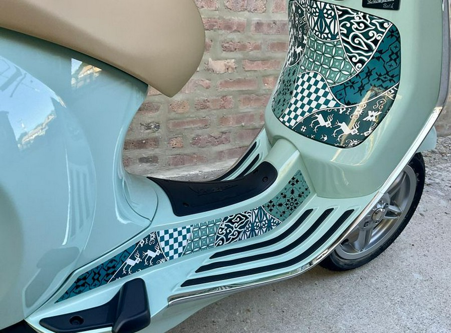 2025 Vespa Primavera 150 Batik