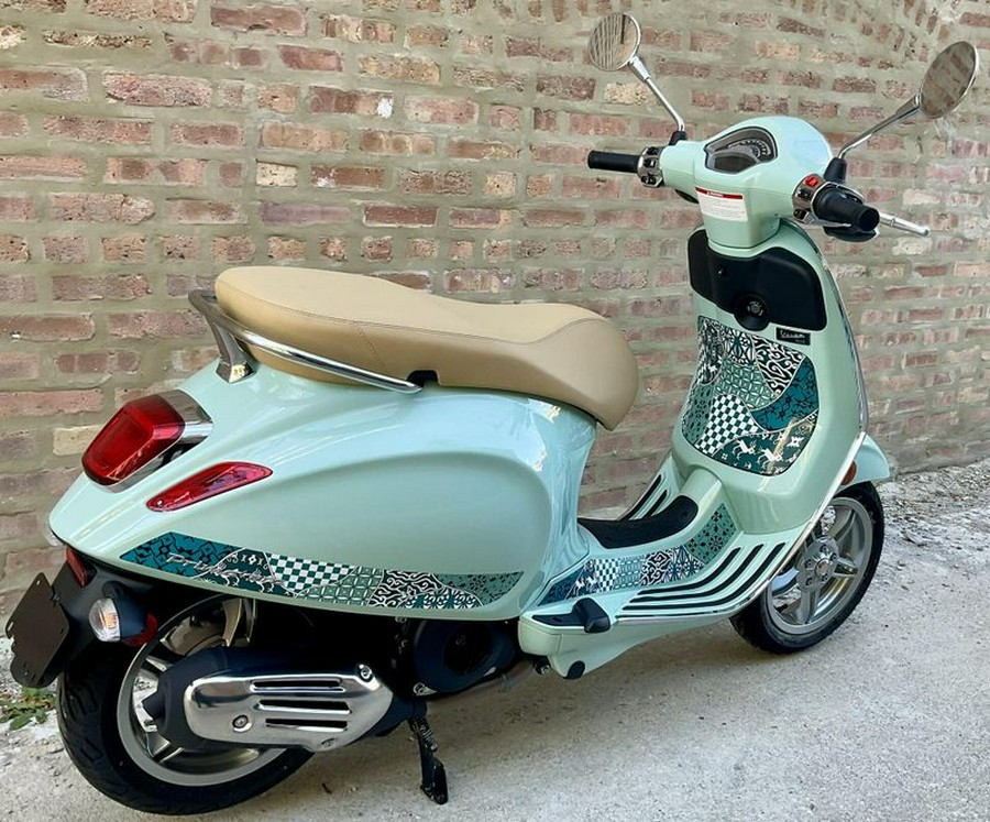 2025 Vespa Primavera 150 Batik