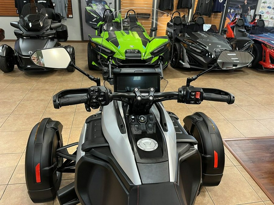 2025 Can-Am Canyon? XT