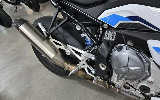 2023 BMW M 1000 R Light White/M Motorsport 1000 R Blackstorm MetallicM Motorsport