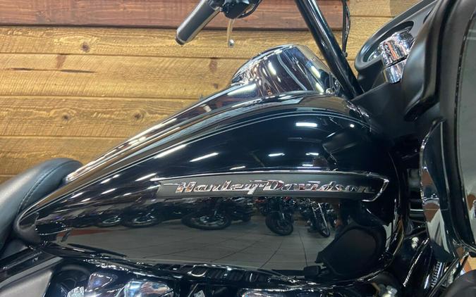 2019 Harley-Davidson® Road Glide® Ultra Vivid Black FLTRU