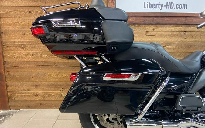 2019 Harley-Davidson® Road Glide® Ultra Vivid Black FLTRU