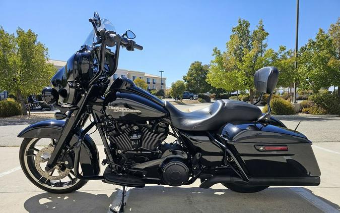 2017 Harley-Davidson® FLHXS - Street Glide® Special