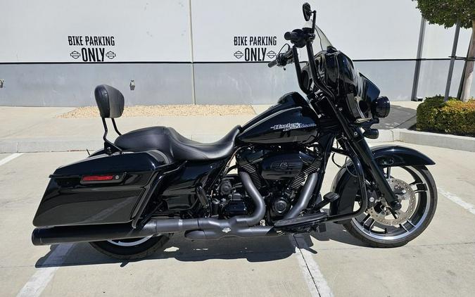 2017 Harley-Davidson® FLHXS - Street Glide® Special