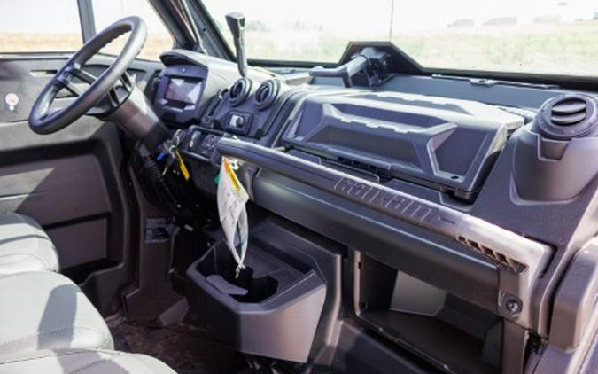 2026 Can-Am Defender 6x6 Limited