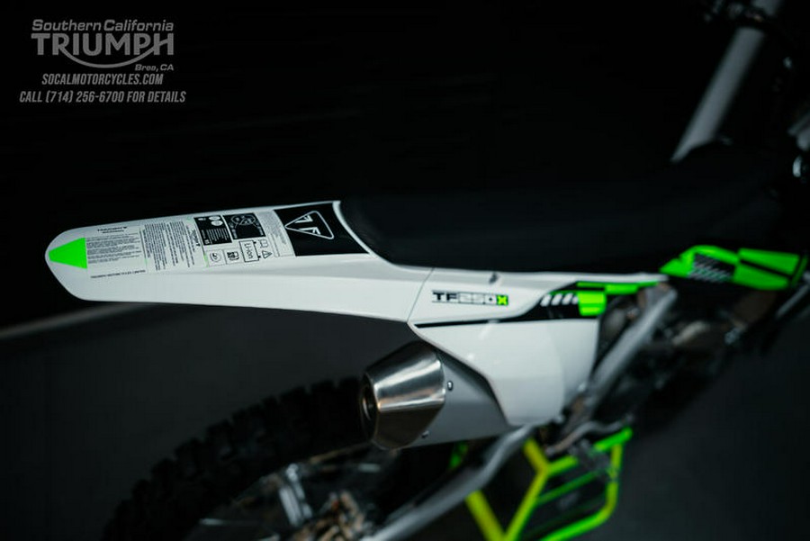 2025 Triumph TF 250-X Jet Black/Pure White