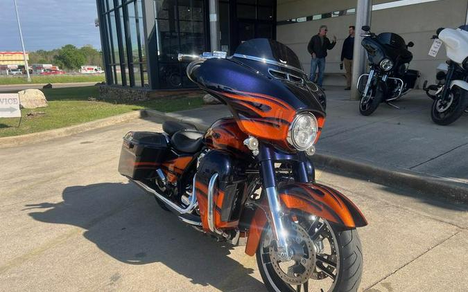 2015 Harley-Davidson® FLHXSE - CVO™ Street Glide®