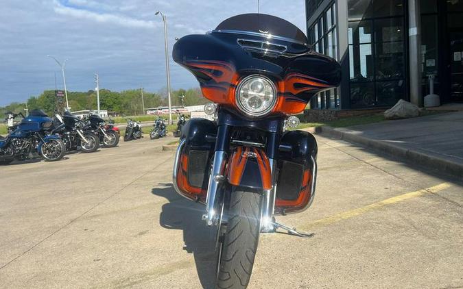 2015 Harley-Davidson® FLHXSE - CVO™ Street Glide®