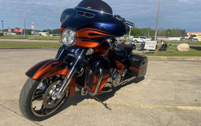 2015 Harley-Davidson® FLHXSE - CVO™ Street Glide®