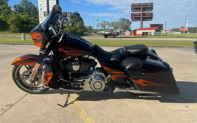 2015 Harley-Davidson® FLHXSE - CVO™ Street Glide®