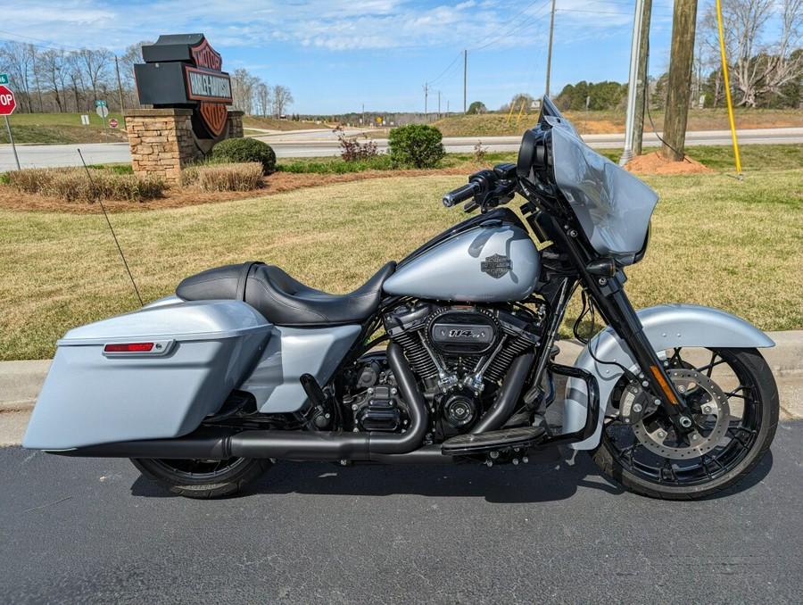 2023 Harley-Davidson Street Glide Special Atlas Silver Metallic
