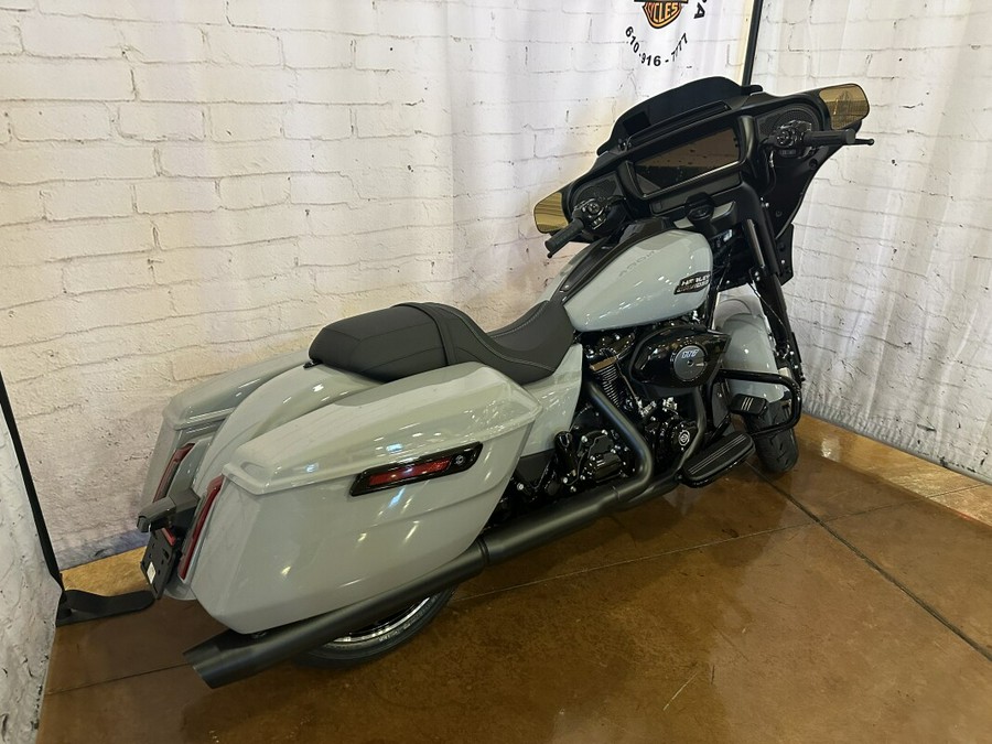 2024 Harley-Davidson Street Glide® FLHX Billiard Gray