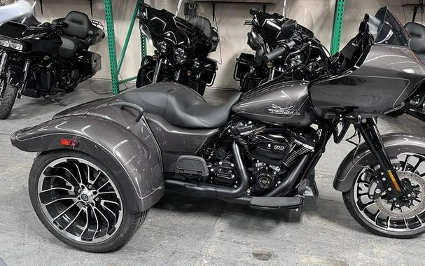 2023 Harley-Davidson® FLTRT - Road Glide® 3