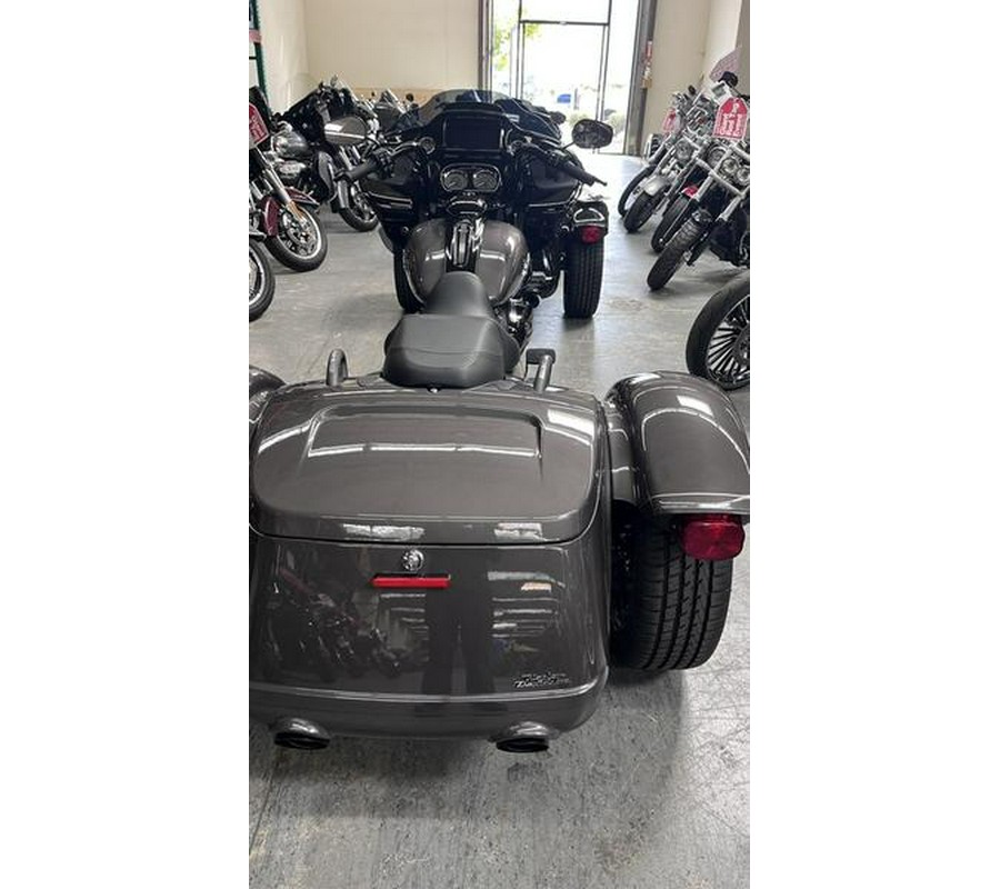 2023 Harley-Davidson® FLTRT - Road Glide® 3