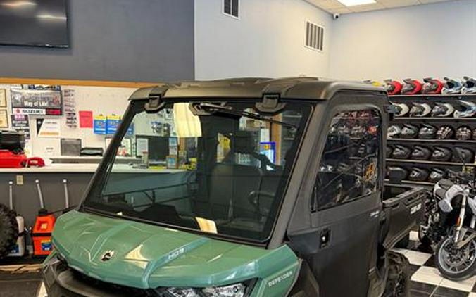 2025 Can-Am Defender DPS HD9
