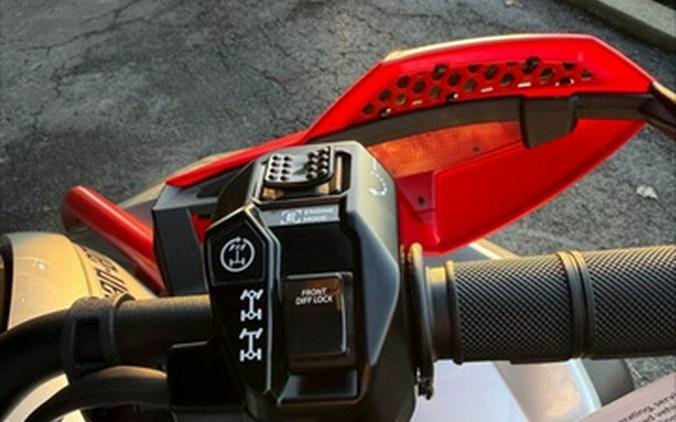 2026 Can-Am Renegade X mr 1000 R Hyper Silver & Legion Red