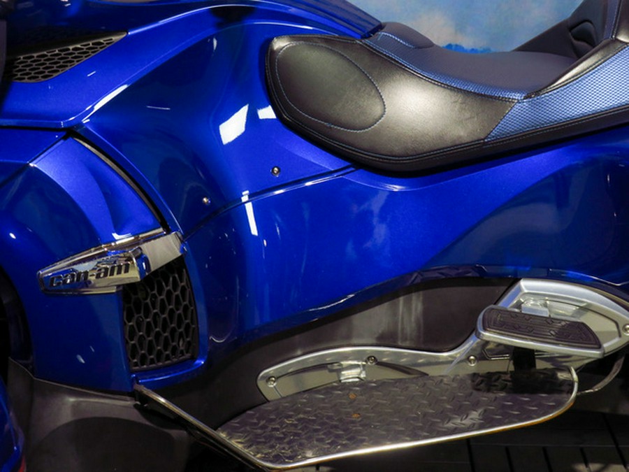 2012 Can-Am Spyder RT Audio & Convenience SE5