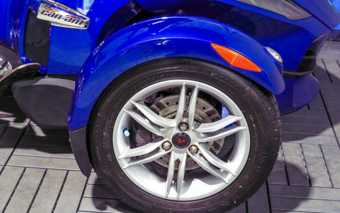 2012 Can-Am Spyder RT Audio & Convenience SE5