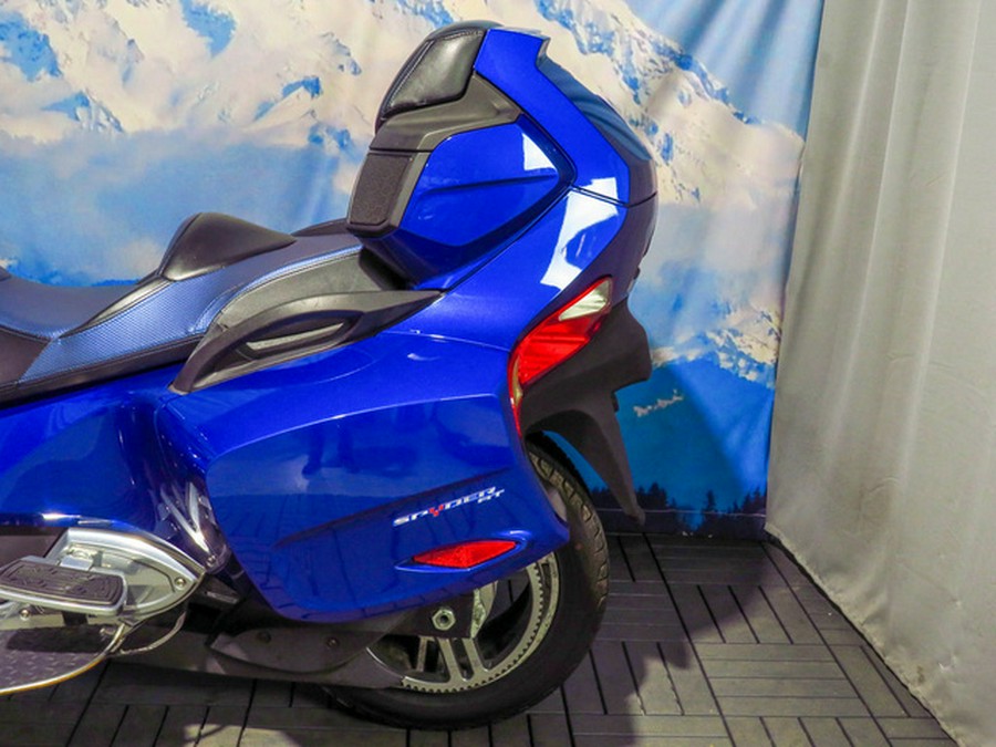 2012 Can-Am Spyder RT Audio & Convenience SE5