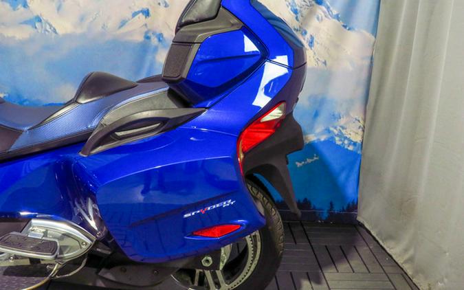 2012 Can-Am Spyder RT Audio & Convenience SE5