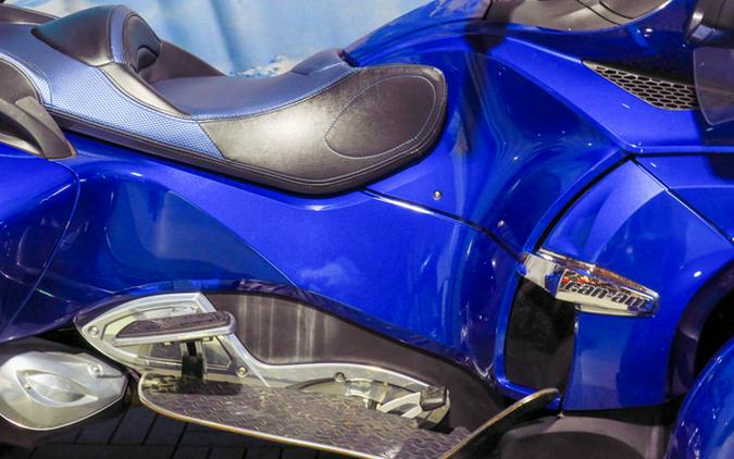 2012 Can-Am Spyder RT Audio & Convenience SE5