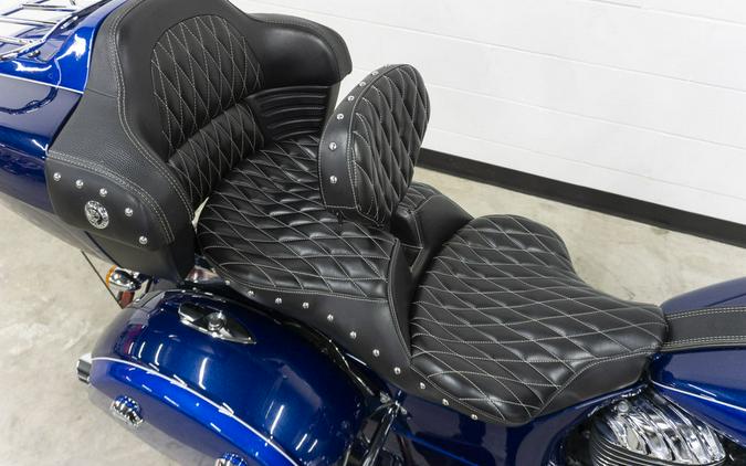 2017 Indian Motorcycle® Roadmaster® Icon Blue Sapphire & Brilliant Blue