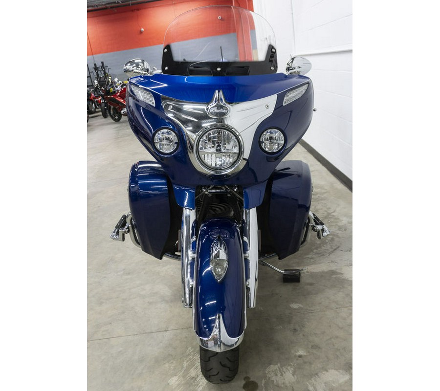 2017 Indian Motorcycle® Roadmaster® Icon Blue Sapphire & Brilliant Blue