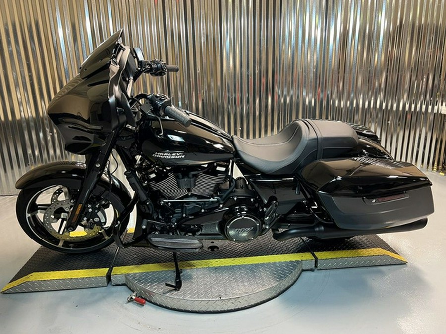 2025 Harley-Davidson FLHX - Street Glide