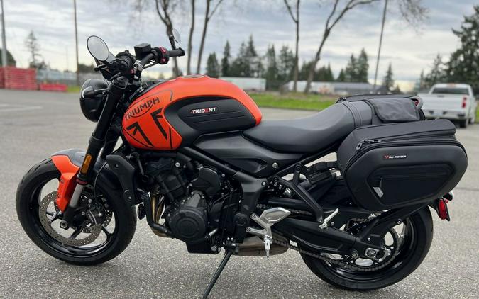 2023 Triumph Trident 660 Matte Baja Orange / Matte Storm Grey