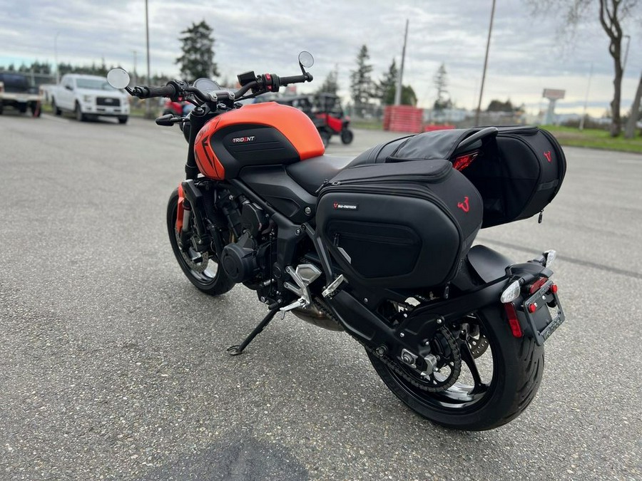 2023 Triumph Trident 660 Matte Baja Orange / Matte Storm Grey