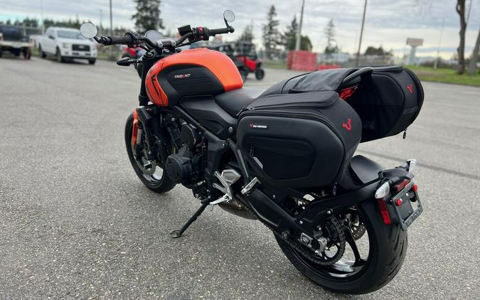 2023 Triumph Trident 660 Matte Baja Orange / Matte Storm Grey