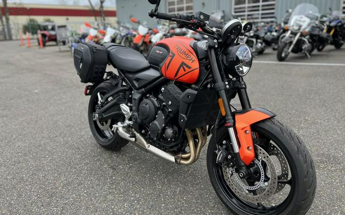 2023 Triumph Trident 660 Matte Baja Orange / Matte Storm Grey