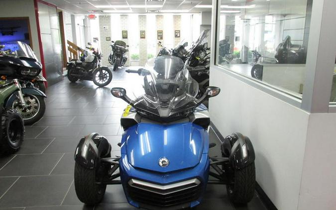 2018 Can-Am® Spyder® F3-S 6-speed semi-automatic with reverse (SE6)