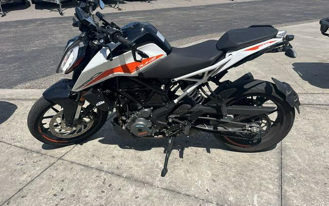 2022 KTM 390 Duke