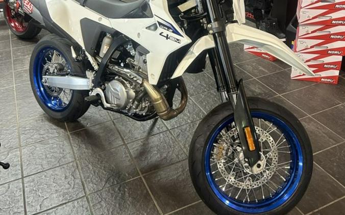 2025 Suzuki DR-Z4SMM5