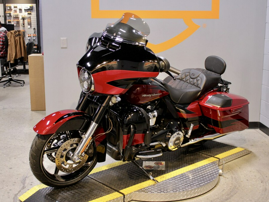 Used 2017 Harley-Davidson CVO Street Glide FLHXSE Motorcycle For Sale In Columbus, OH