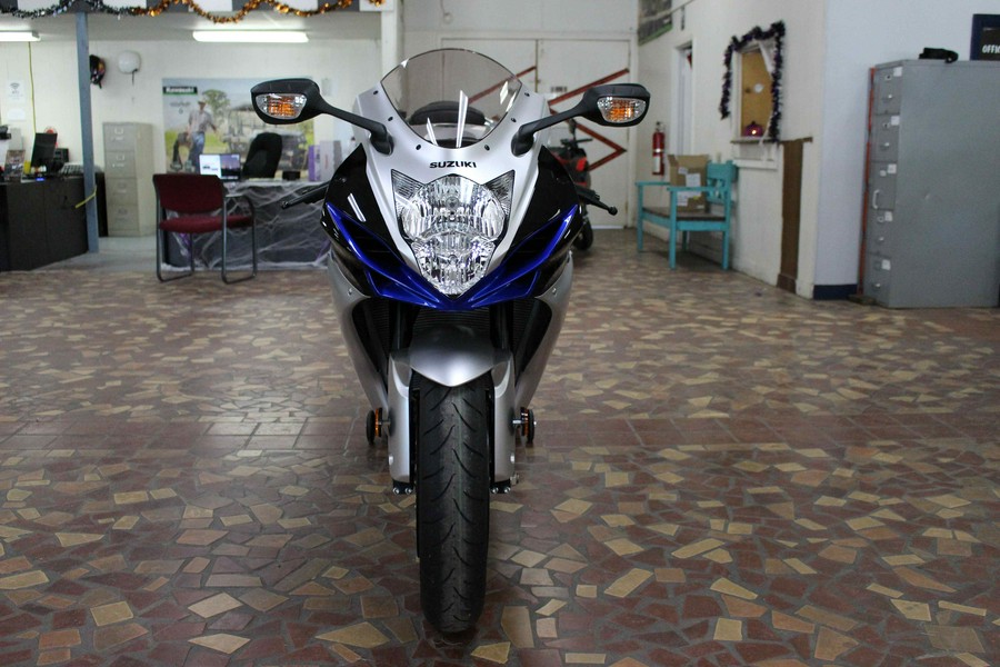 2026 Suzuki GSX-R600 Pearl Vigor Blue / Metallic Matte Sword Silver - T7101053