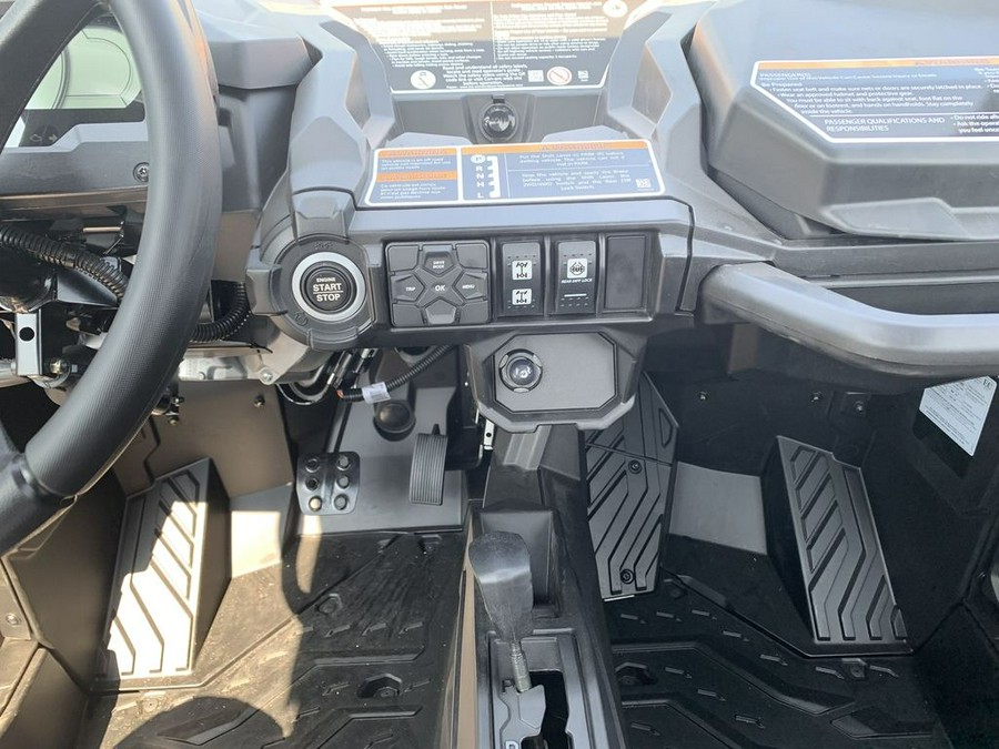 2023 Can-Am™ Commander XT 700