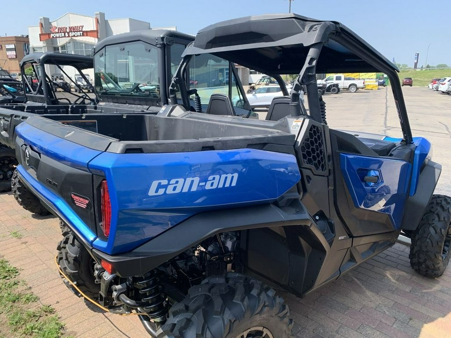 2023 Can-Am™ Commander XT 700