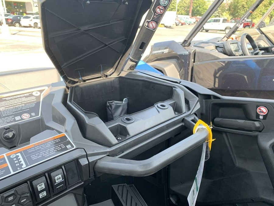 2023 Can-Am™ Commander XT 700