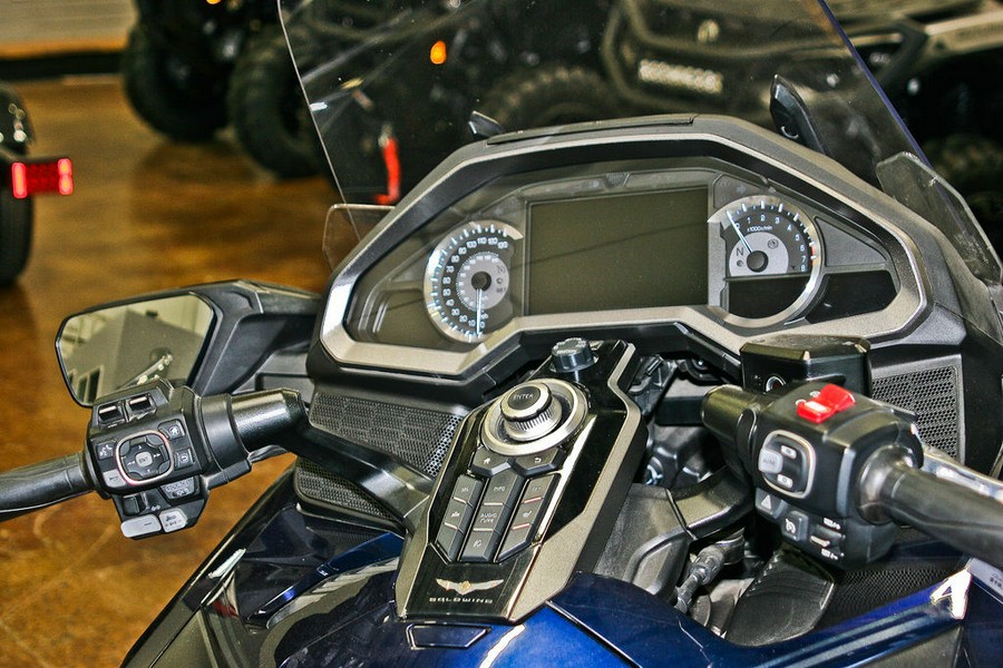 2018 Honda® Gold Wing Tour Automatic DCT Pearl Hawkseye Blue