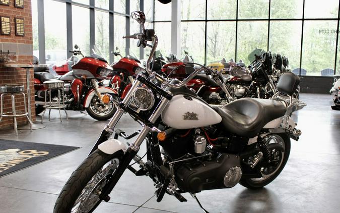 2016 Harley-Davidson® Street Bob® Crushed Ice Pearl