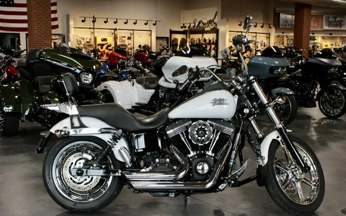 2016 Harley-Davidson® Street Bob® Crushed Ice Pearl