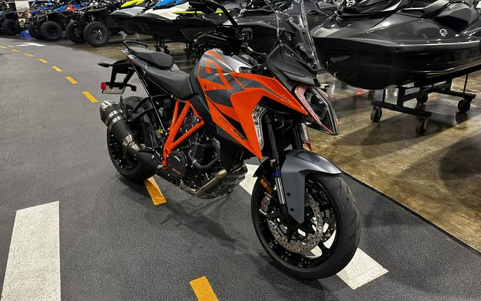 2023 KTM 1290 SUPER DUKE GT