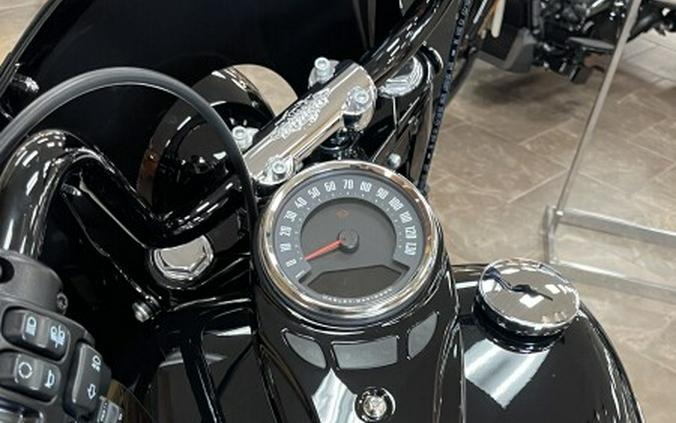 2024 Harley-Davidson Heritage Classic Vivid Black